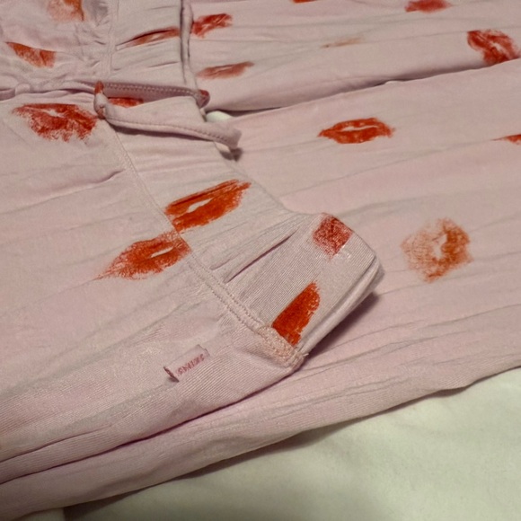 SKIMS NWT Cherry Blossom Lipstick Print Sleep Pants - Picture 8 of 9